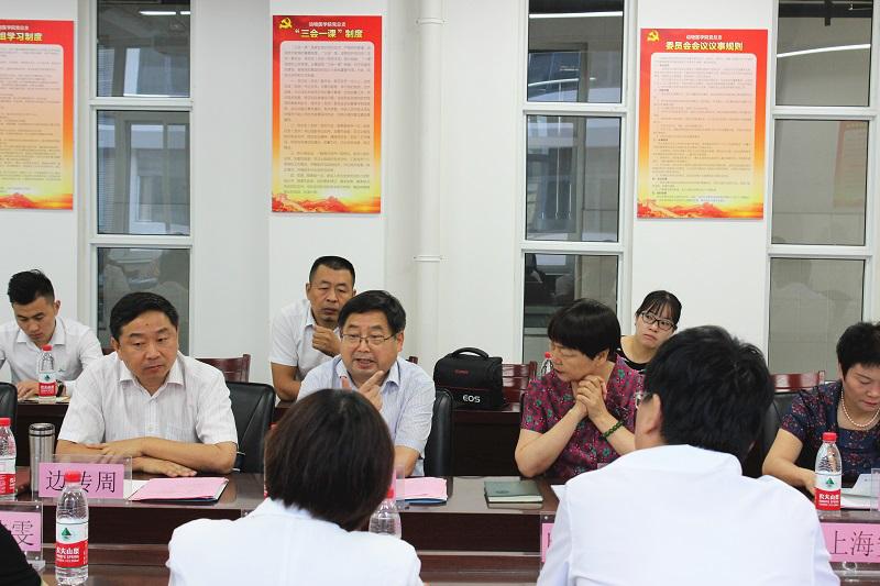 校长罗士喜致辞